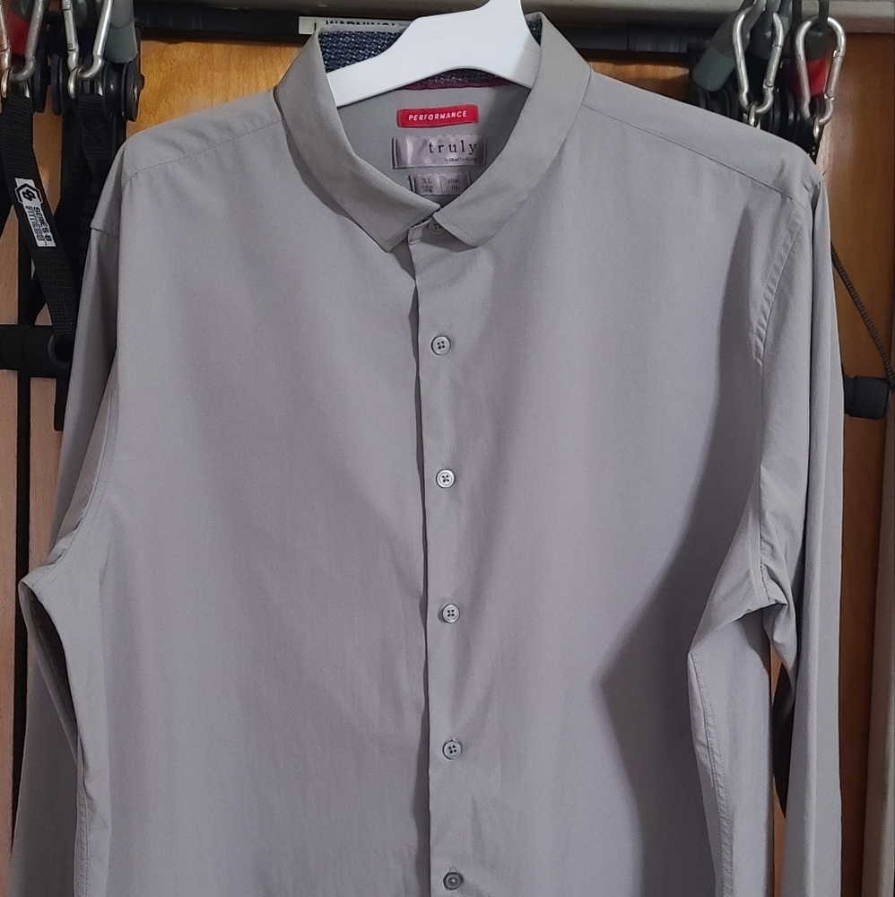 Truly by craft+flow grey button shirt large